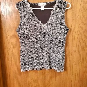 Dressbarn Stretch Sleeveless V-Neck Top, size L